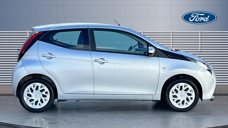 Toyota Aygo 1.0 VVT-i X-Play 5dr Petrol Hatchback